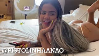 Lays Peace chupando muito o pau do Anao , a safada fez a melhor garganta profunda